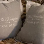 The Hampton Hock's - Wellness & Wine