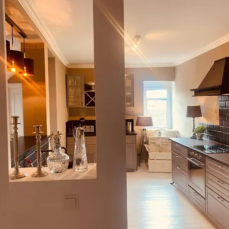 The Hampton Hock's - Wellness & Wine Apart Otel 4*