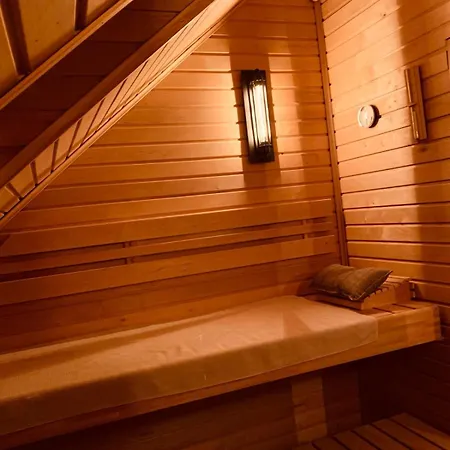 The Hampton Hock's - Wellness & Wine Apart Otel 4*