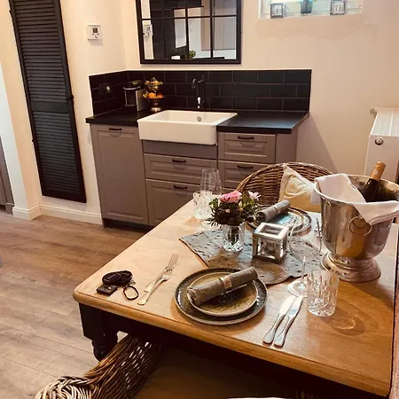 The Hampton Hock's - Wellness & Wine Apart Otel 4*