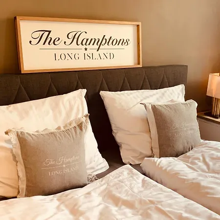 The Hampton Hock's - Wellness & Wine Apart Otel 4*