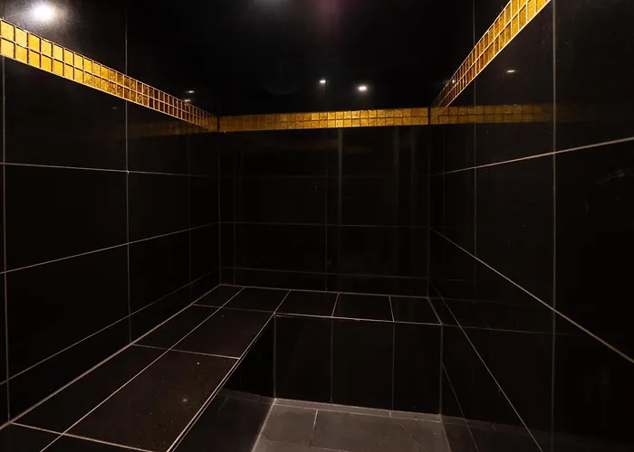 The Hampton Hock's - Wellness & Wine